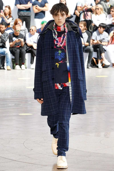 Look 8